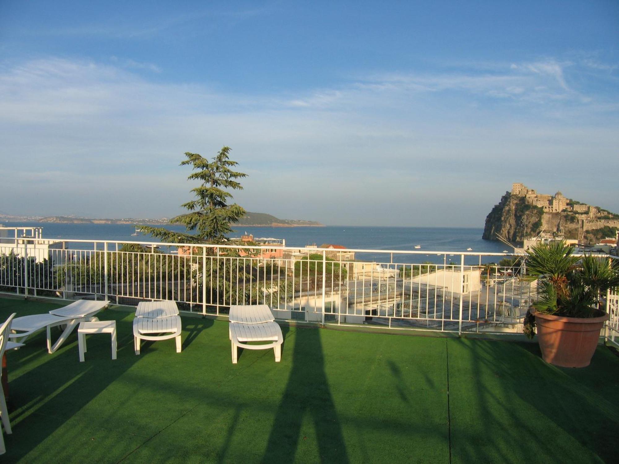 Hotel Europa อีสเกีย ภายนอก รูปภาพ