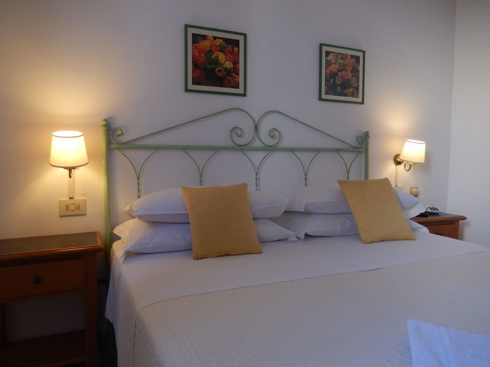 Hotel Europa อีสเกีย ภายนอก รูปภาพ