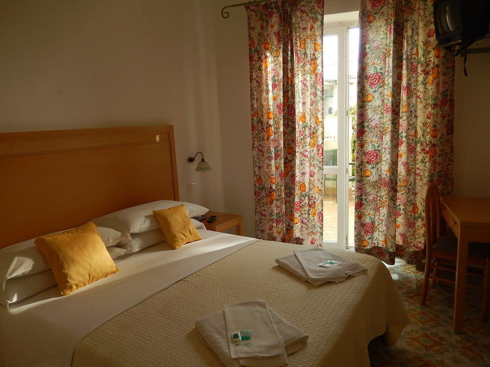 Hotel Europa อีสเกีย ภายนอก รูปภาพ